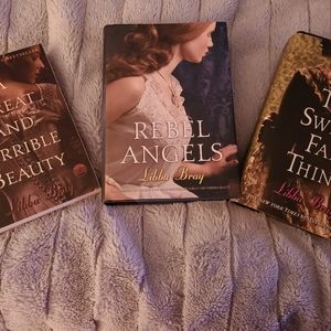A great and terrible beauty series by libba bray